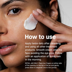 Textura cremosa de DermProtect, hidratación prolongada en piel seca.