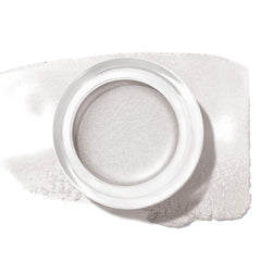 Revlon ColorStay eyeshadow Vanilla compact close-up highlights long-wear potential.