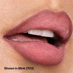 Textura sedosa de Revlon ColorStay en delineador para aplicación suave.