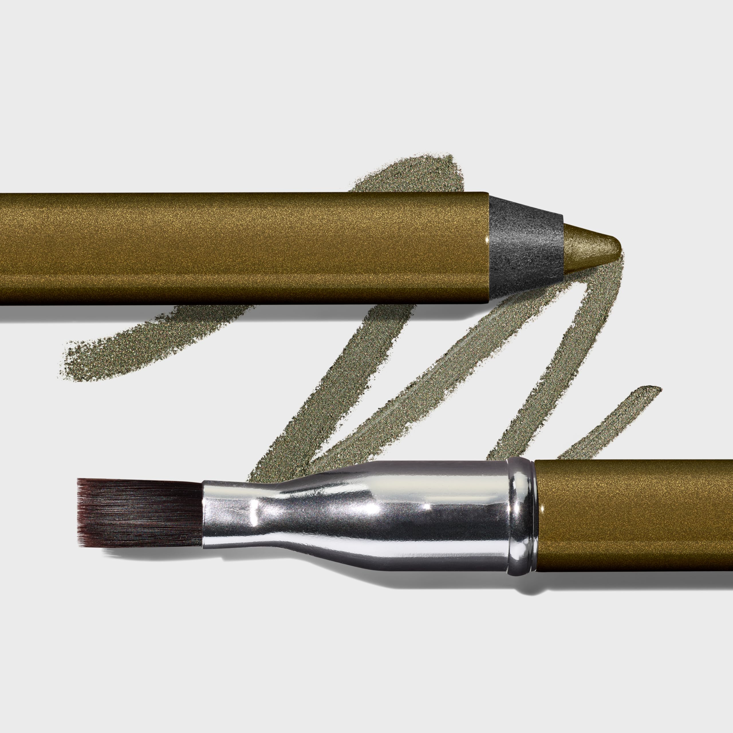 REVLON ColorStay Multiplayer punta y aplicador integrados, control preciso.