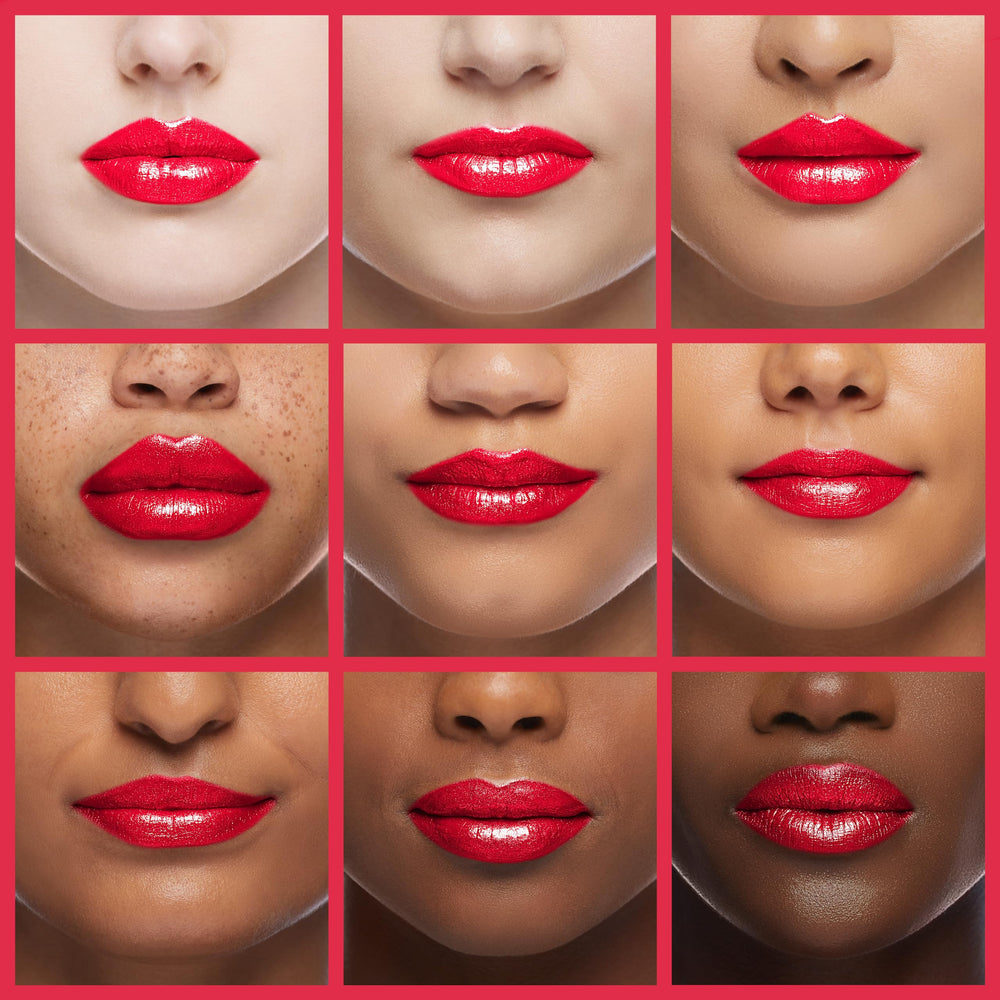 Labios en tono coral con ColorStay; aspecto vibrante.