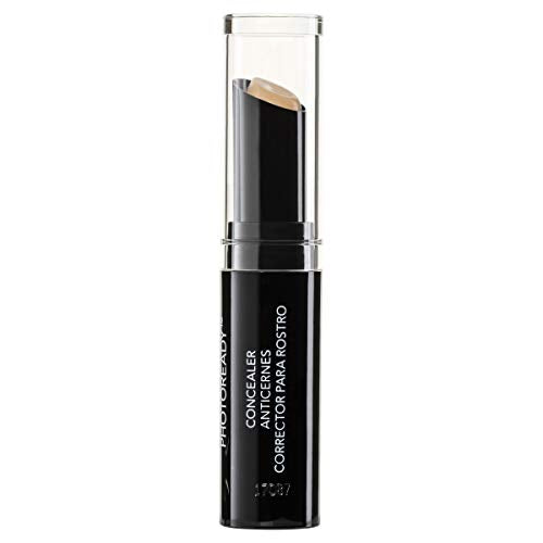 Corrector en barra REVLON para ojeras, acabado natural.
