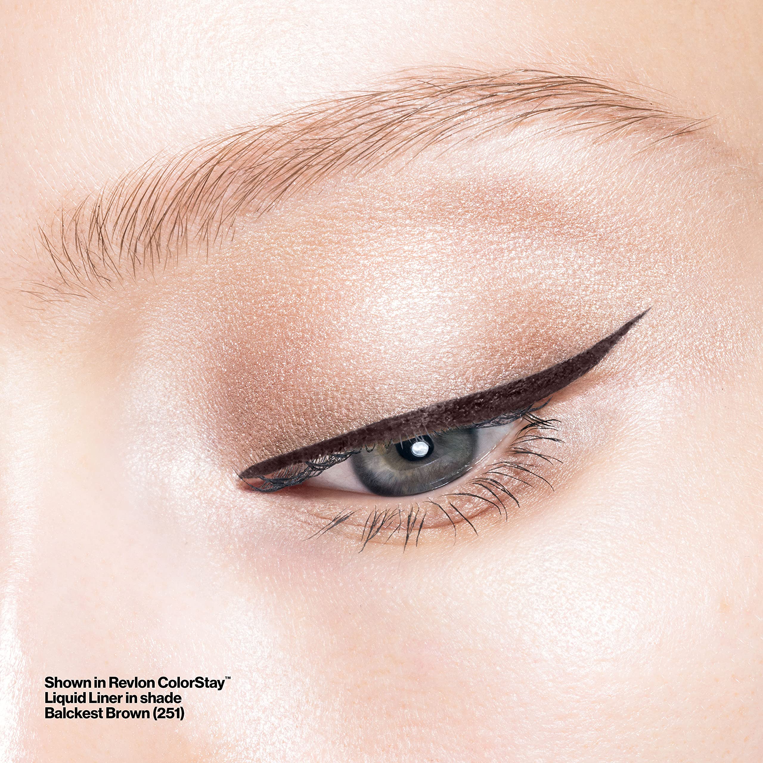 Negro intenso 251 para looks definidos y duraderos.