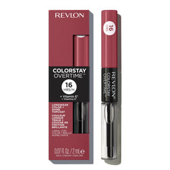 Aplicación desde el centro de los labios con Revlon Labial Líquido para definición rápida.