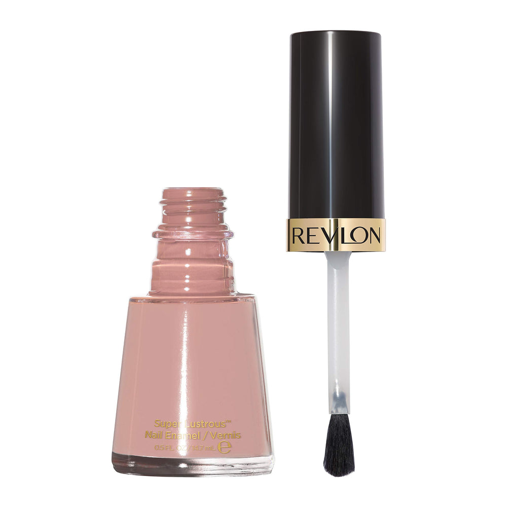 Close-up of REVLON Romantique finish delivering vibrant, long-wearing color.