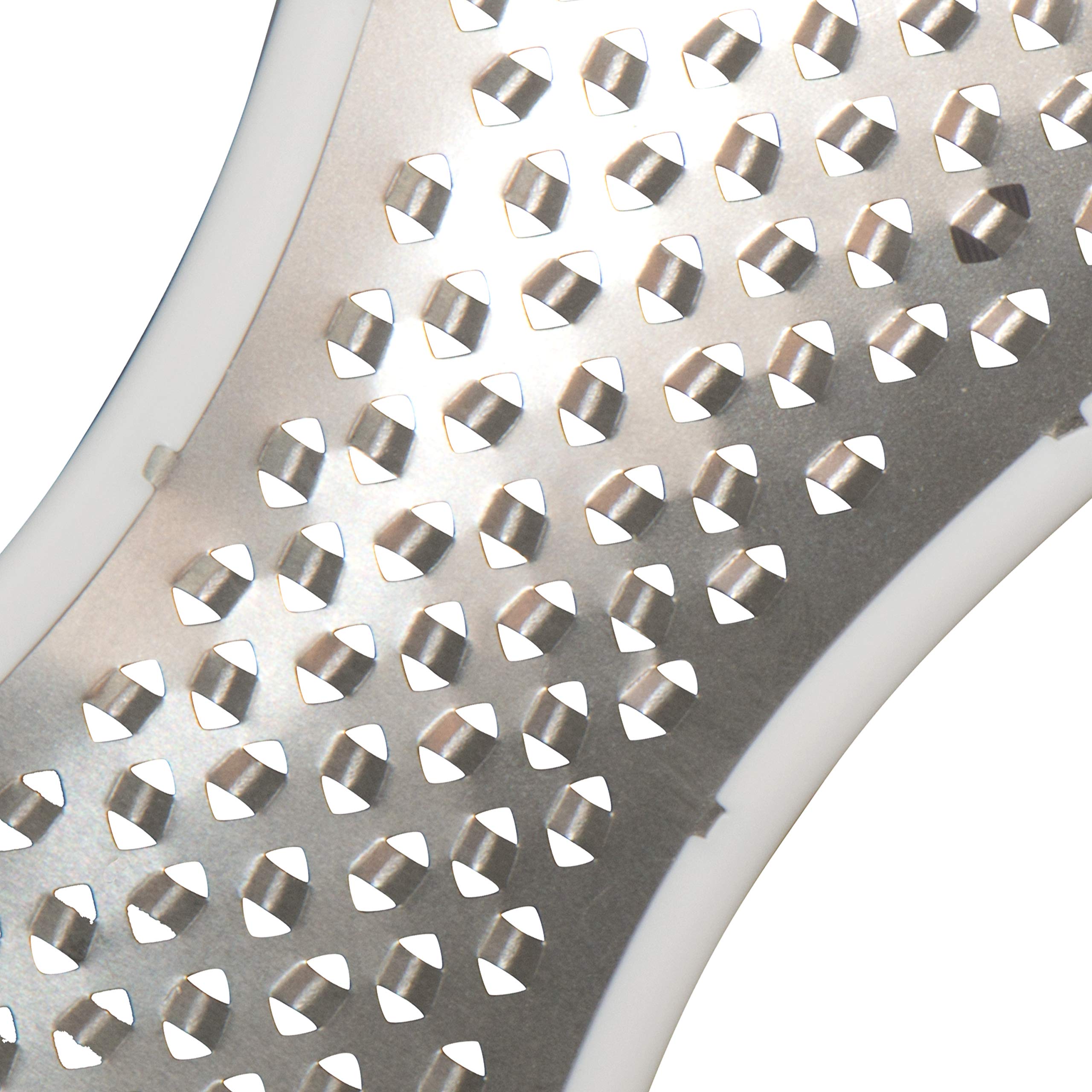 REVLON PediExpert mini finishing file provides a smooth final touch