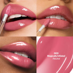 Aplicación suave de REVLON en labios con textura sedosa.