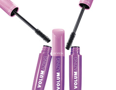 REVLON Volumazing Mascara: cepillos ondulados para elevar el volumen de cada pestaña.