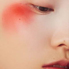 Revolution Beauty London blush se mezcla fácilmente para un acabado natural o intenso según necesidad