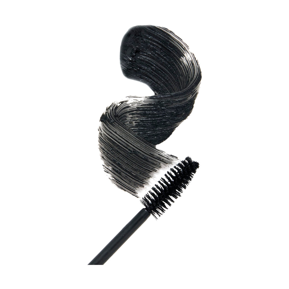 Revolution Lash Pow Mascara: volumen intenso para look dramático sin grumos.