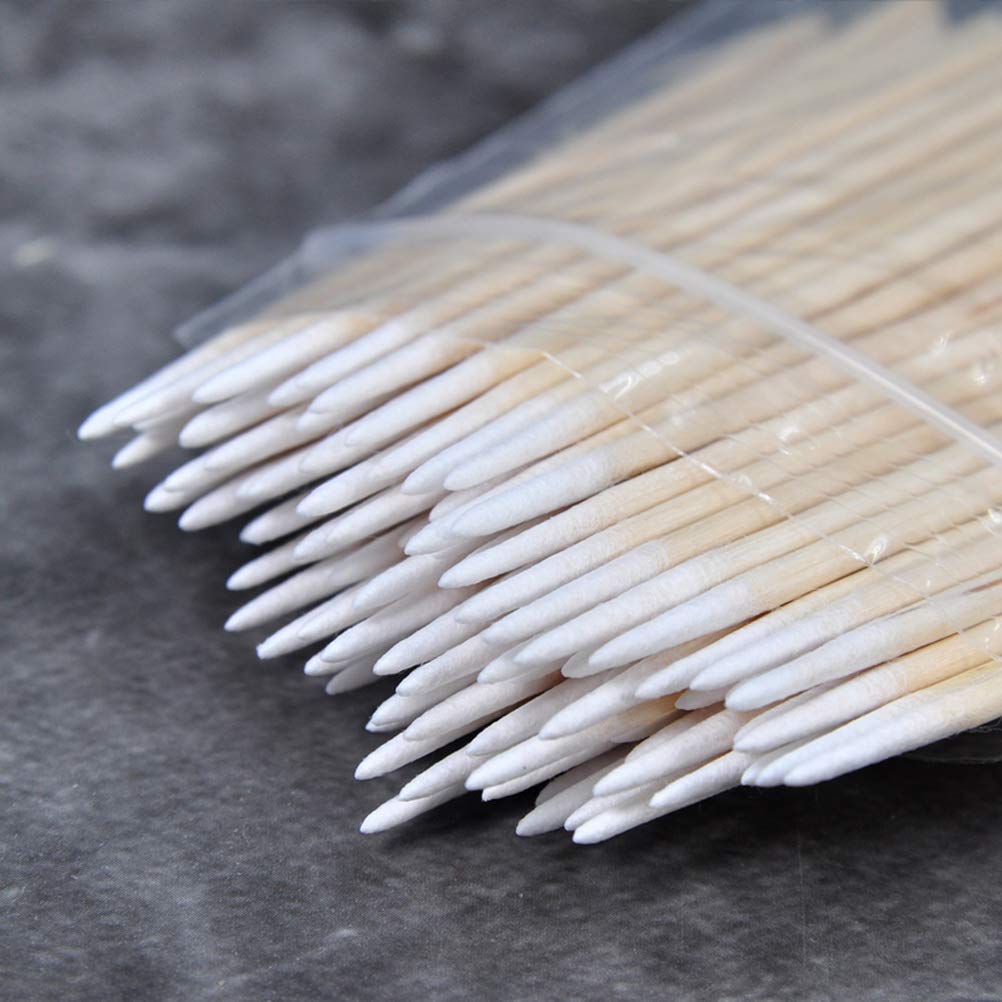 RIKWOG 200-pack bagged cotton swabs for daily beauty and gadget care routines.