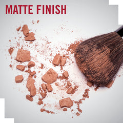 Rimmel Natural Sun Light bronzer close-up for easy blending and natural contour.