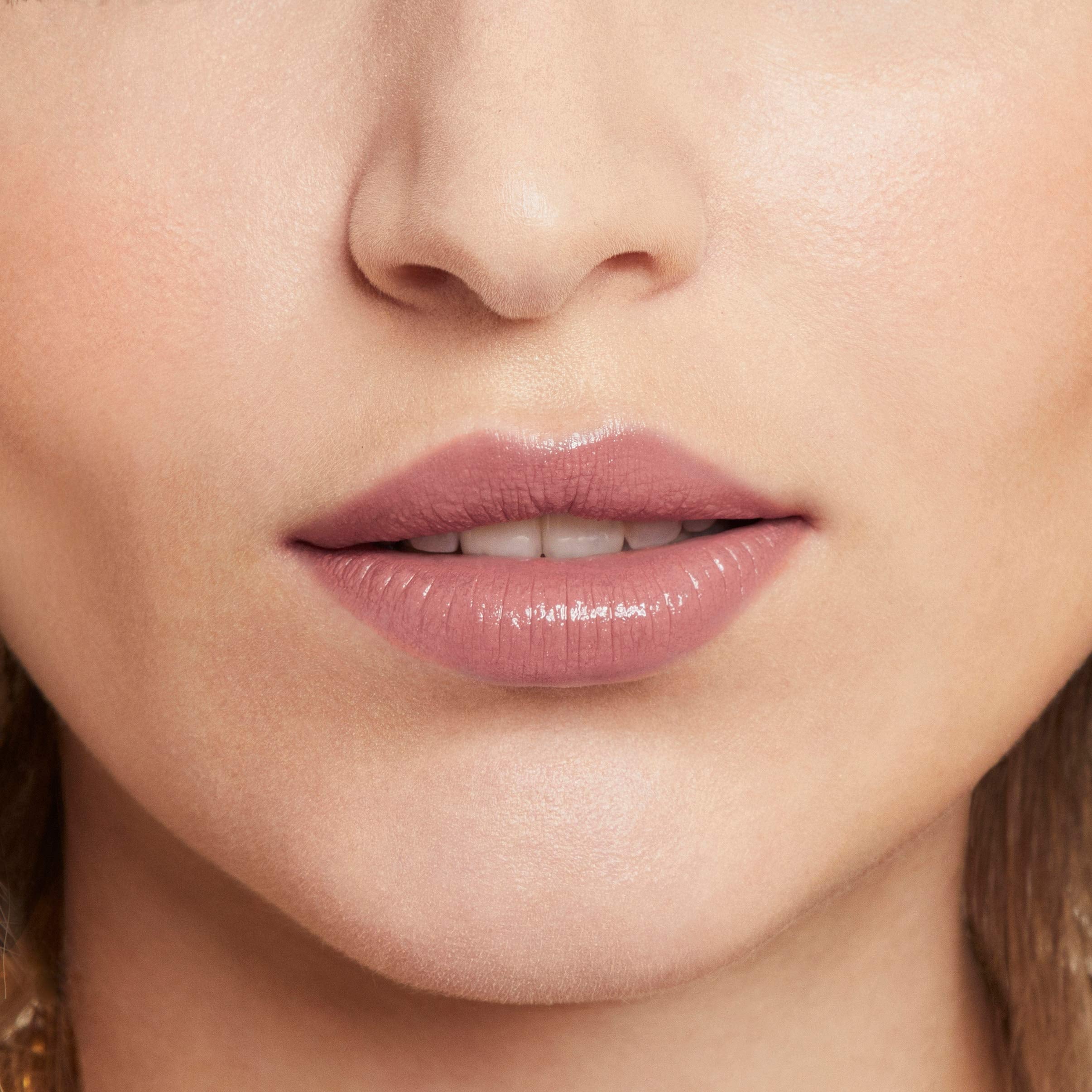 Transfer-proof lip color ready for kissing
