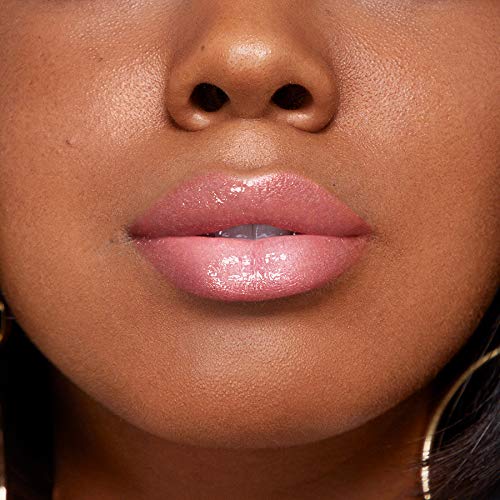 Rimmel Stay Glossy lip-hugging-applicator enables precise application and clean lines.