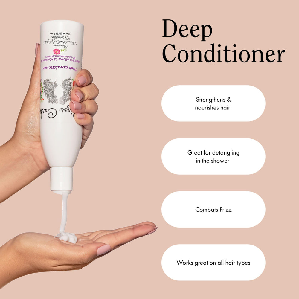 Rizos Curls detangling action photo shows smoother wash experience.