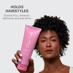 Rizos Curls Gel sin copos mantiene el peinado sin residuos visibles.
