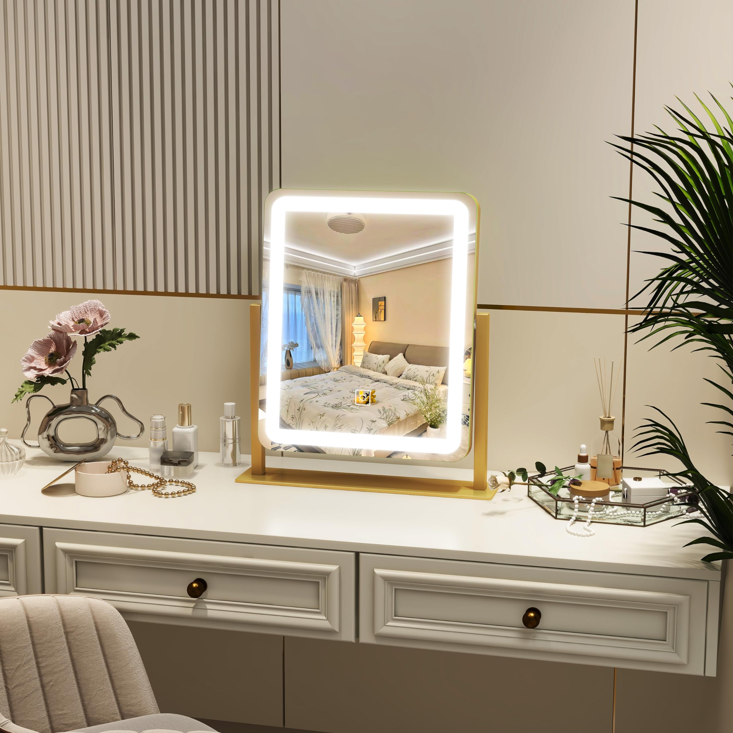 ROLOVE vanity mirror makes an ideal gift for beauty lovers