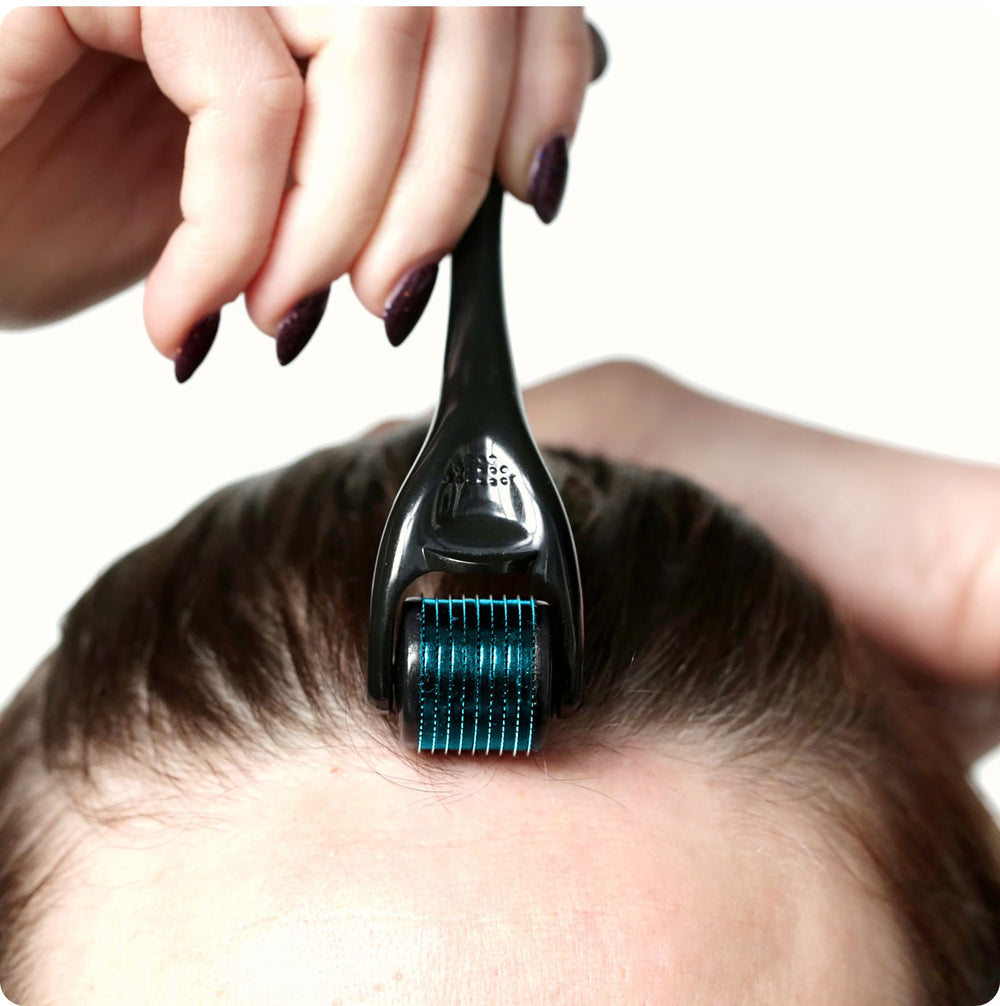 ROSELYNBOUTIQUE derma roller for body helps improve skin texture.
