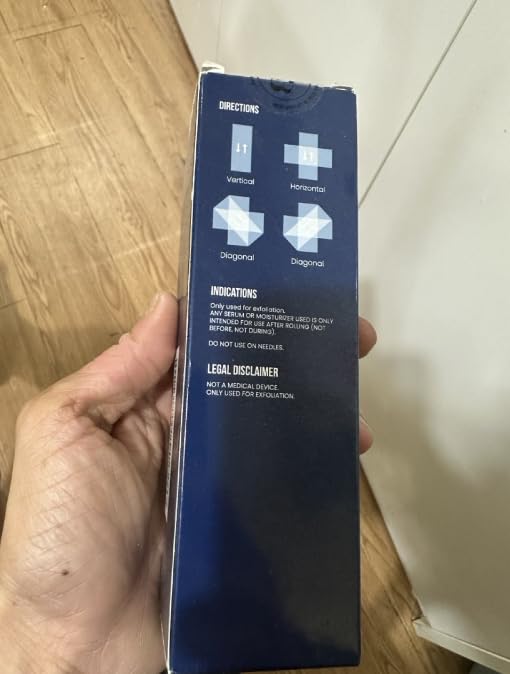 ROSELYNBOUTIQUE derma roller packaging highlights portable storage.