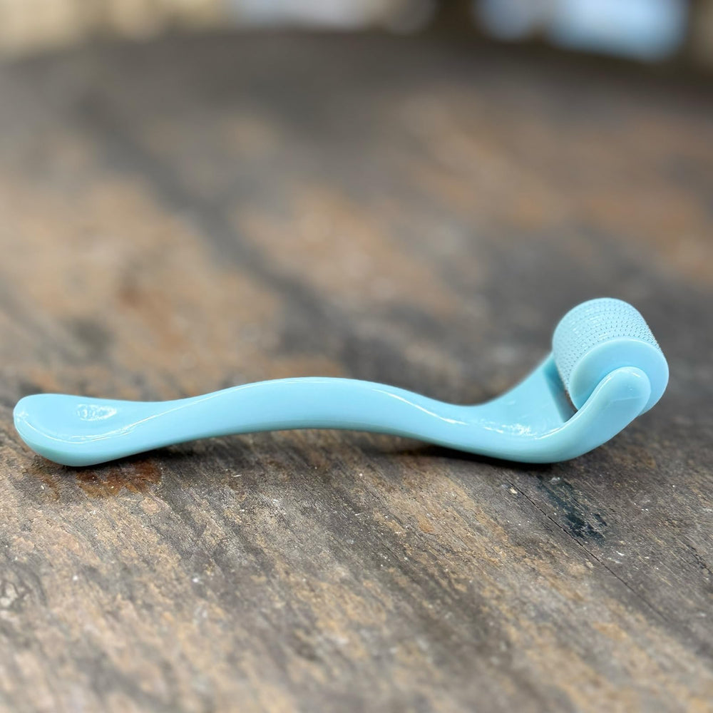 ROSELYNBOUTIQUE derma roller titanium needles close-up