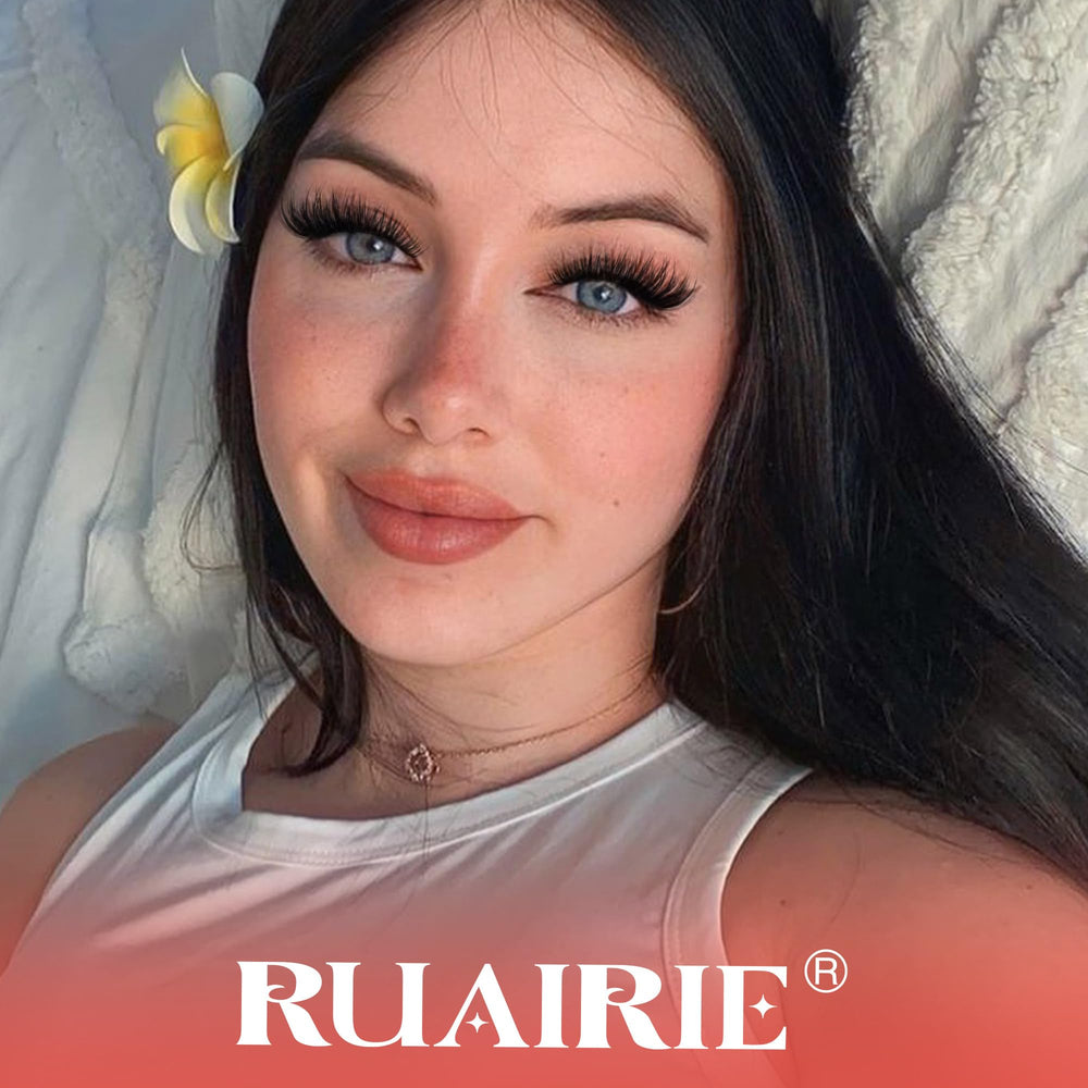 Ruairie cluster lash glue suited for DIY extensions and pre-cut strips.