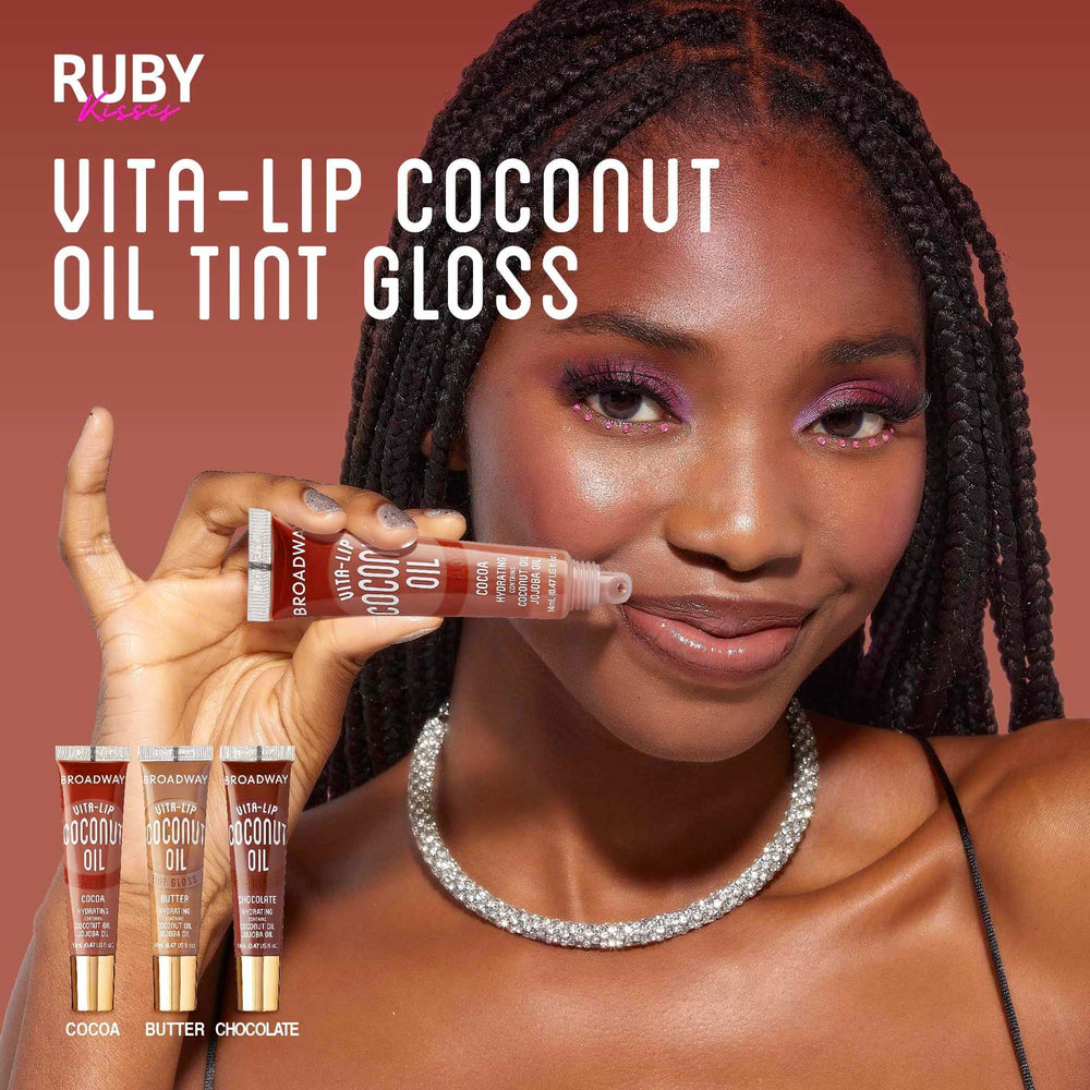 Ruby Kisses Broadway Vita-Lip, acabado no pegajoso para sensación suave y cómoda.