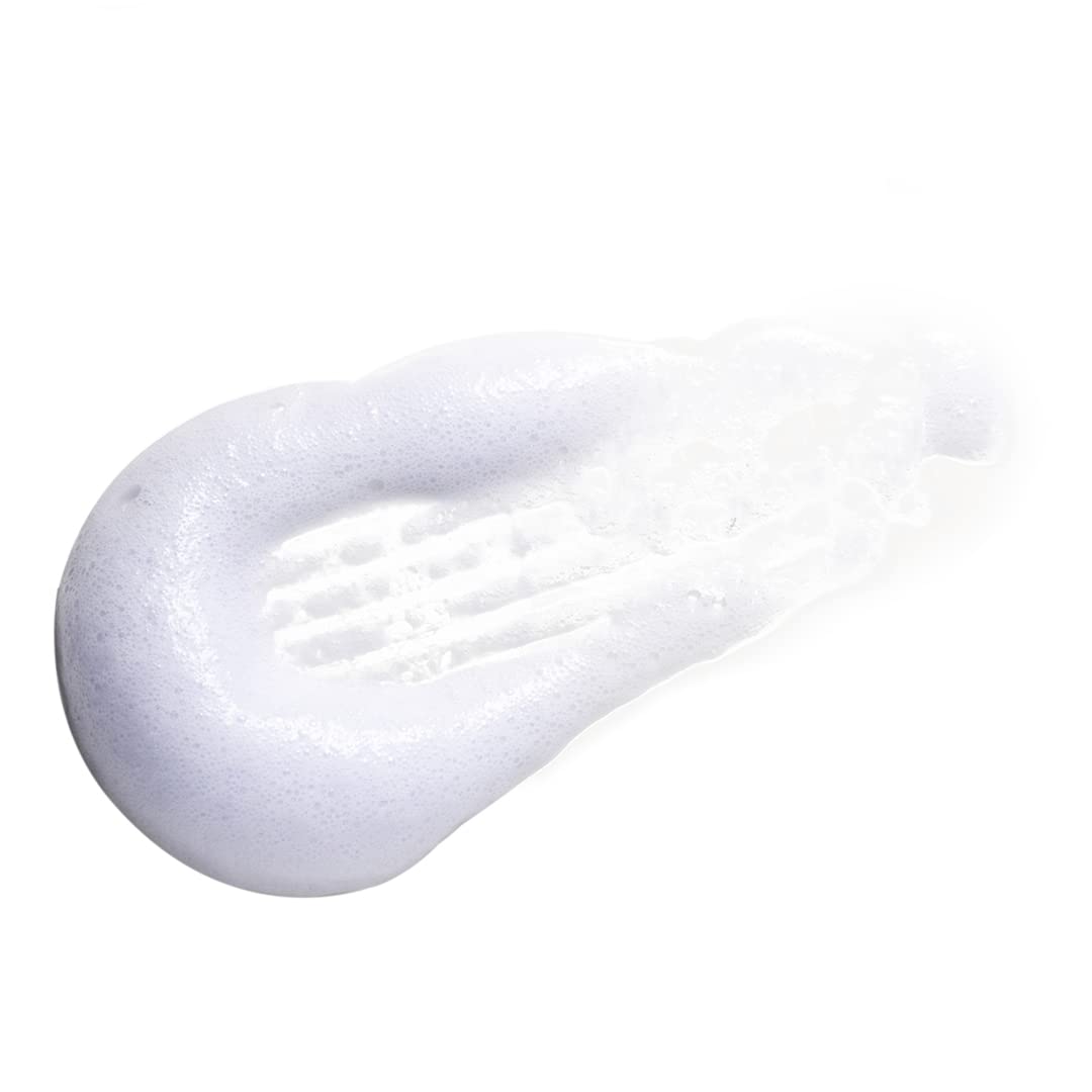 Textura mousse PlatinumX de RUSK aporta cuerpo y volumen.