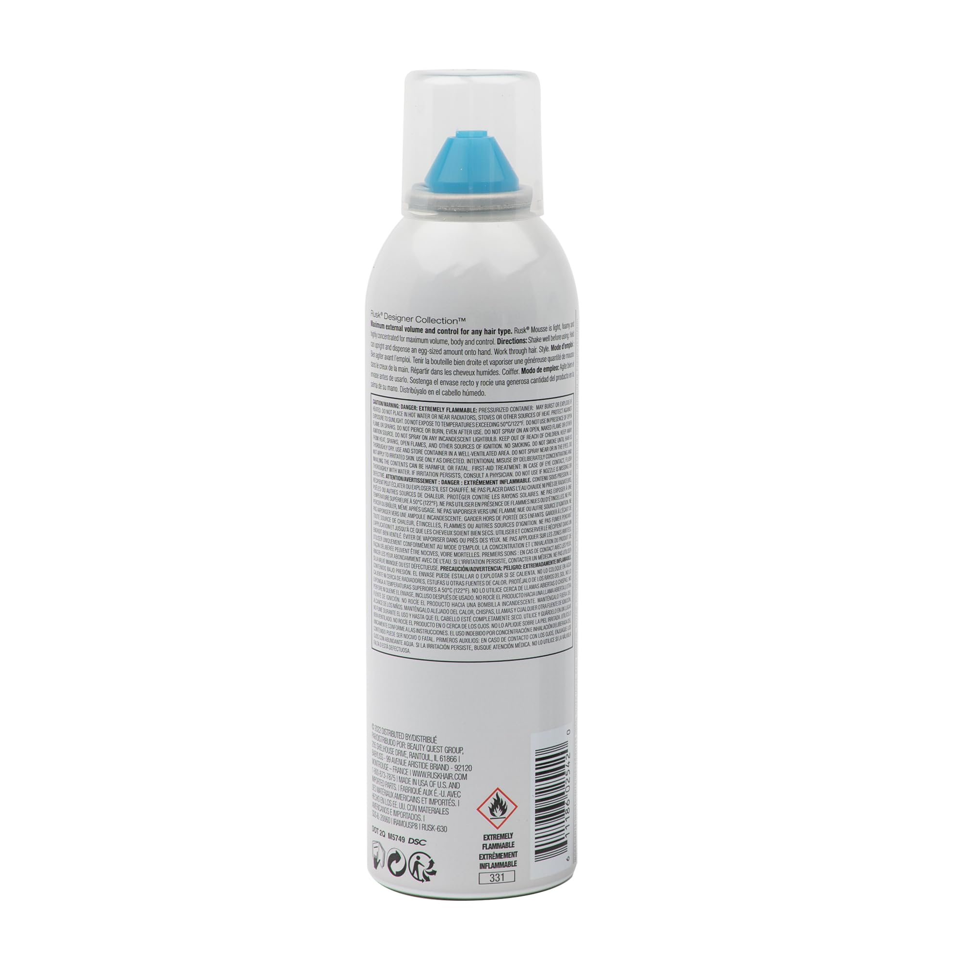 Peinado con mousse de RUSK muestra definición y volumen duradero en el cabello