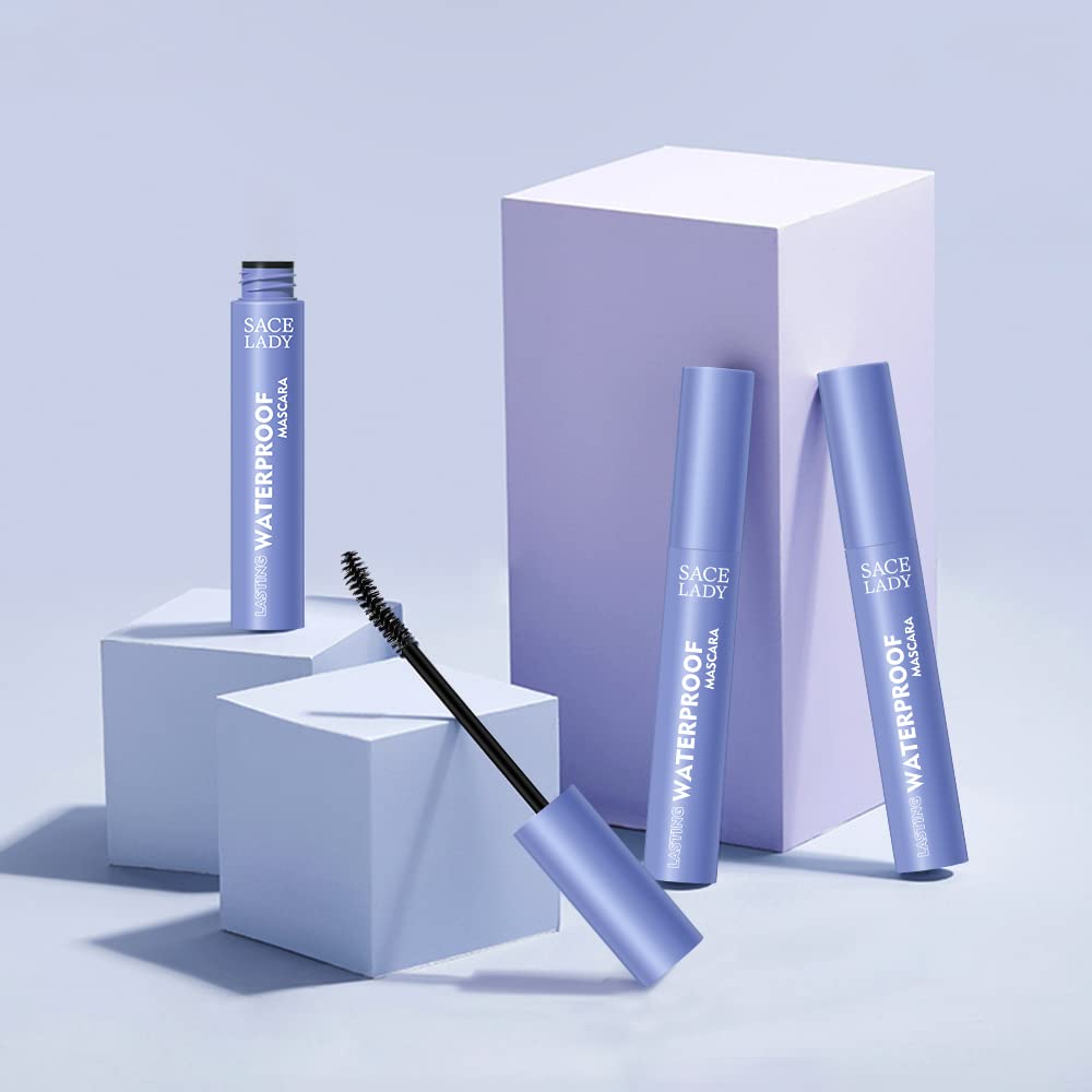 SACE LADY natural-looking lashes for day-to-night wear.