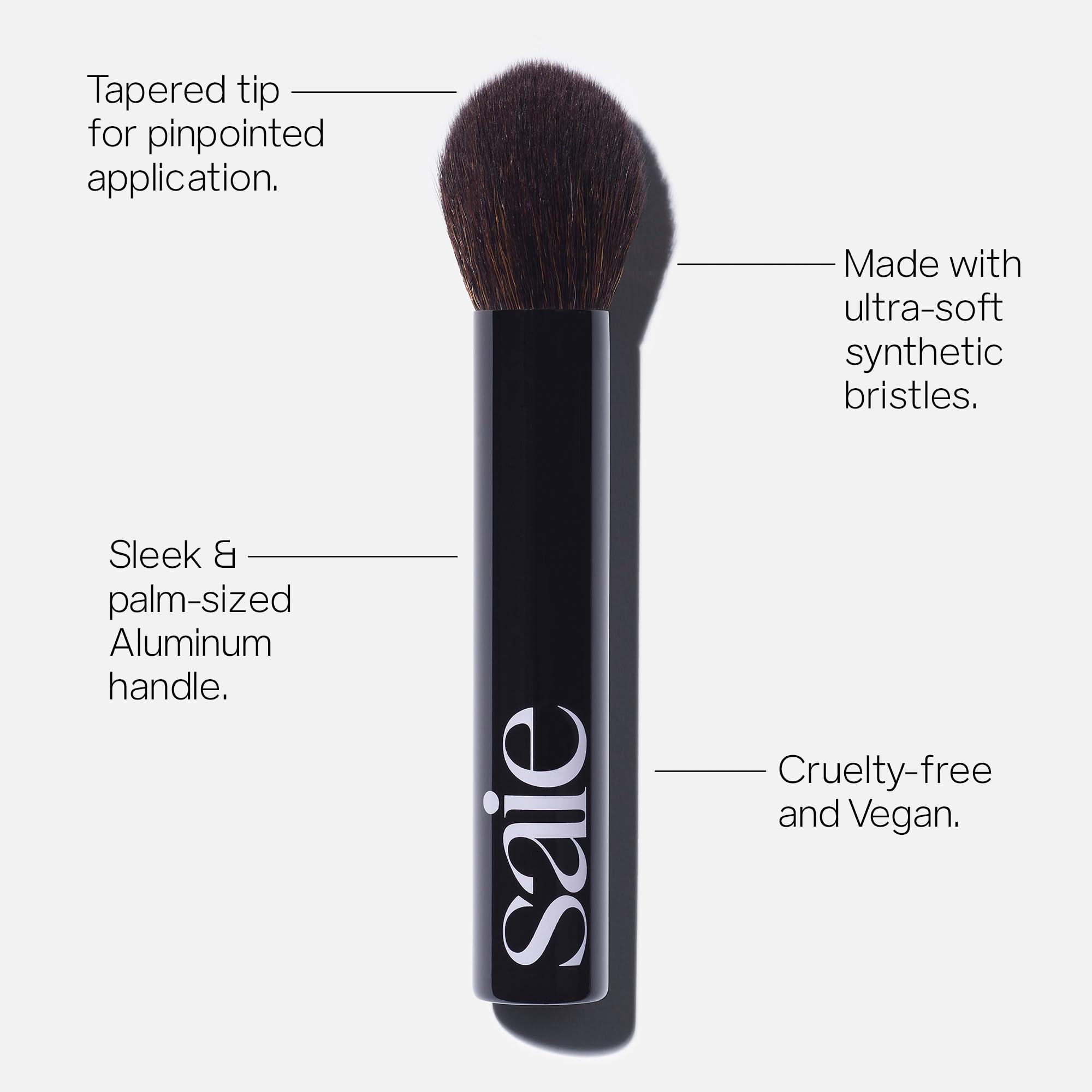 Saie The Fluffy Brush in a compact travel-friendly design