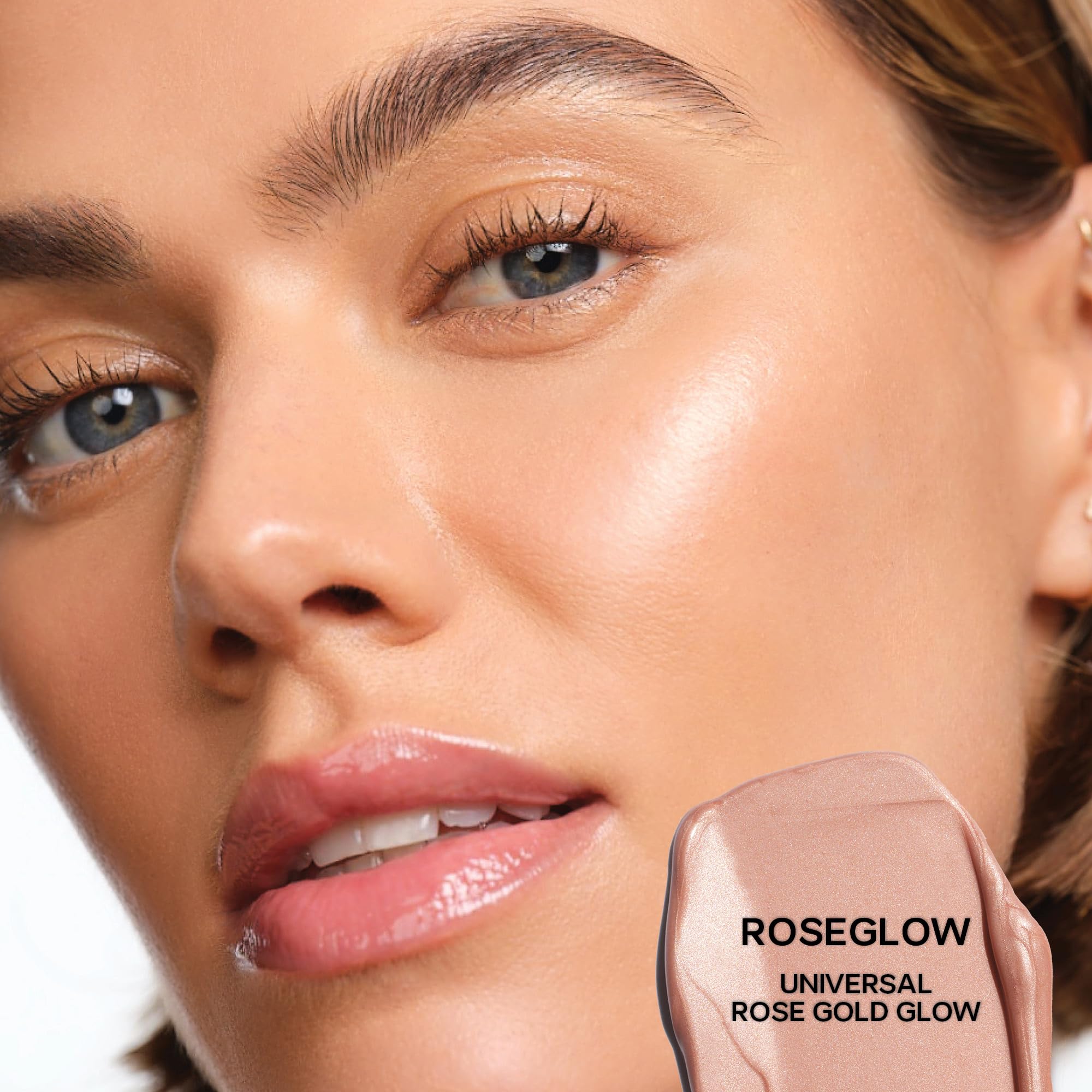 Saie Mini Glowy Super Gel textura luminosa para un look húmedo y radiante.