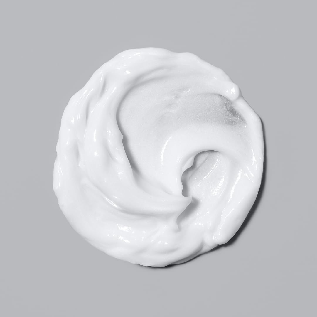 Saints & Sinners Velvet Divine close-up reveals a smoothing formula for a glossy finish.