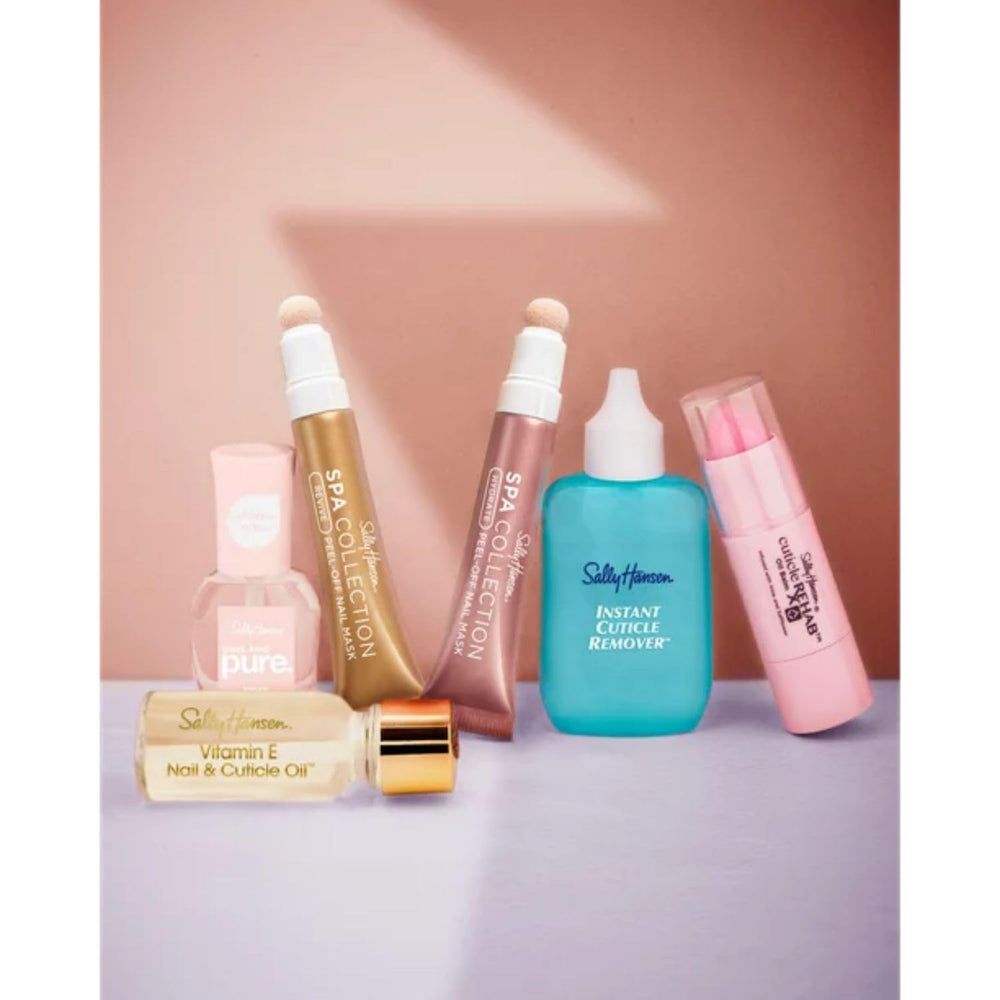 Sally Hansen fórmula nutritiva suaviza cutículas secas y realza la manicura.