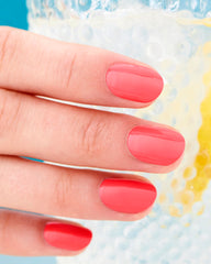 Sally Hansen Insta-Dri Peachy Breeze, secado en 60 segundos para manicuras rápidas.