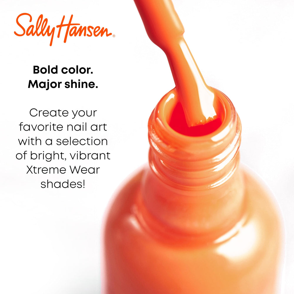 Sally Hansen Xtreme Wear Rose Water hand nails with even gloss