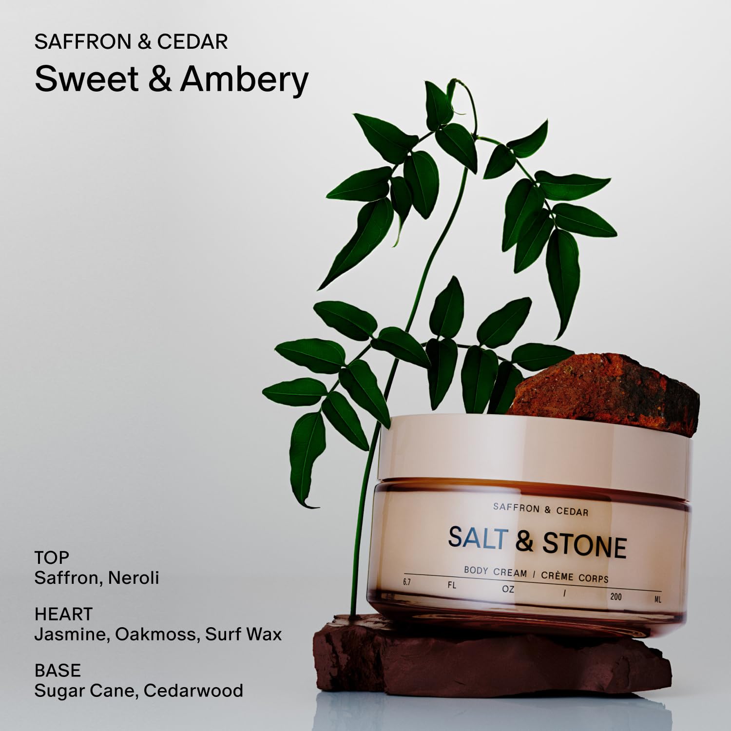 Seaweed and spirulina ingredients highlight moisture support for skin.