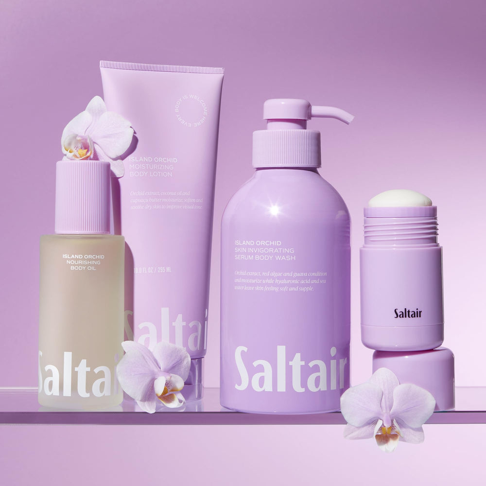 Saltair red algae and seawater moisture visual showcases natural skin hydration.