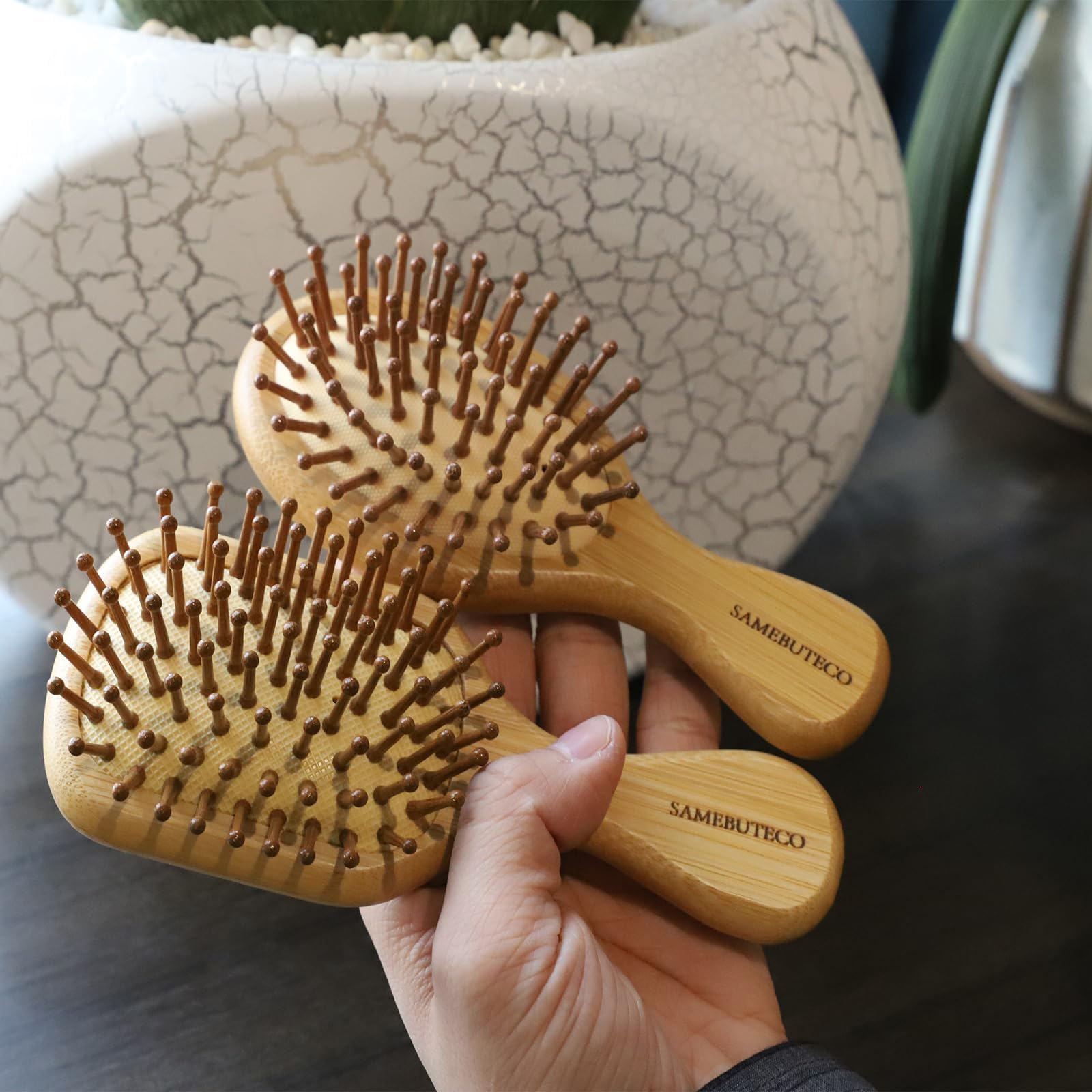 SAMEBUTECO Bamboo Hair Brush Set in Box offers elegant presentation and gifting potential