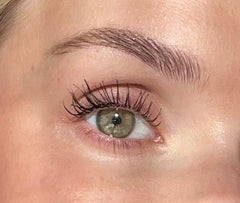 Sandstone Scandinavia Mascara: alargadora y volumizadora para pestañas definidas.