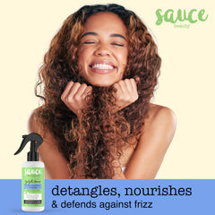SAUCE BEAUTY Spray desenredante para cabellos, control del frizz disponible.