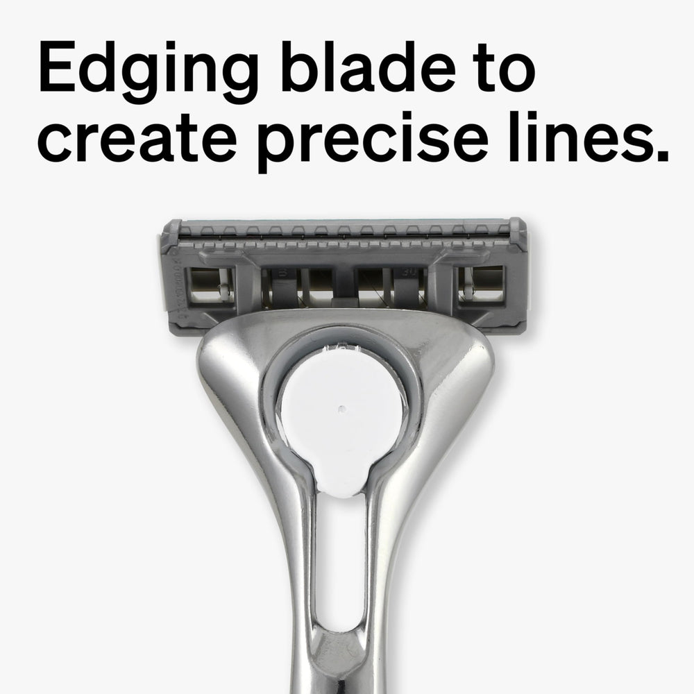 Schick Quattro lubricating strip with Aloe, Vitamin E, B5 for smooth glide.