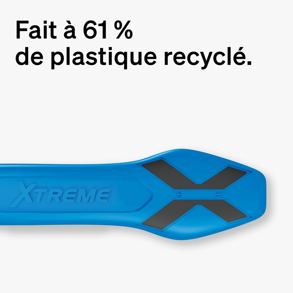 Schick Xtreme 3 Duo Comfort aqua rinse design supports quick cleansing between passes.