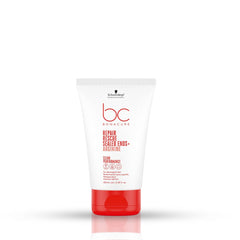 Schwarzkopf Professional BC Bonacure Peptide Repair Rescue Sealed Ends, aplicación en manos para sellar puntas