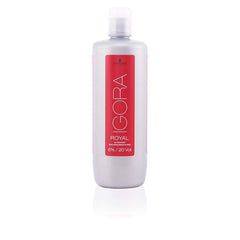 Schwarzkopf Royal IGORA Activ color pigment matrix delivers precise tone direction.
