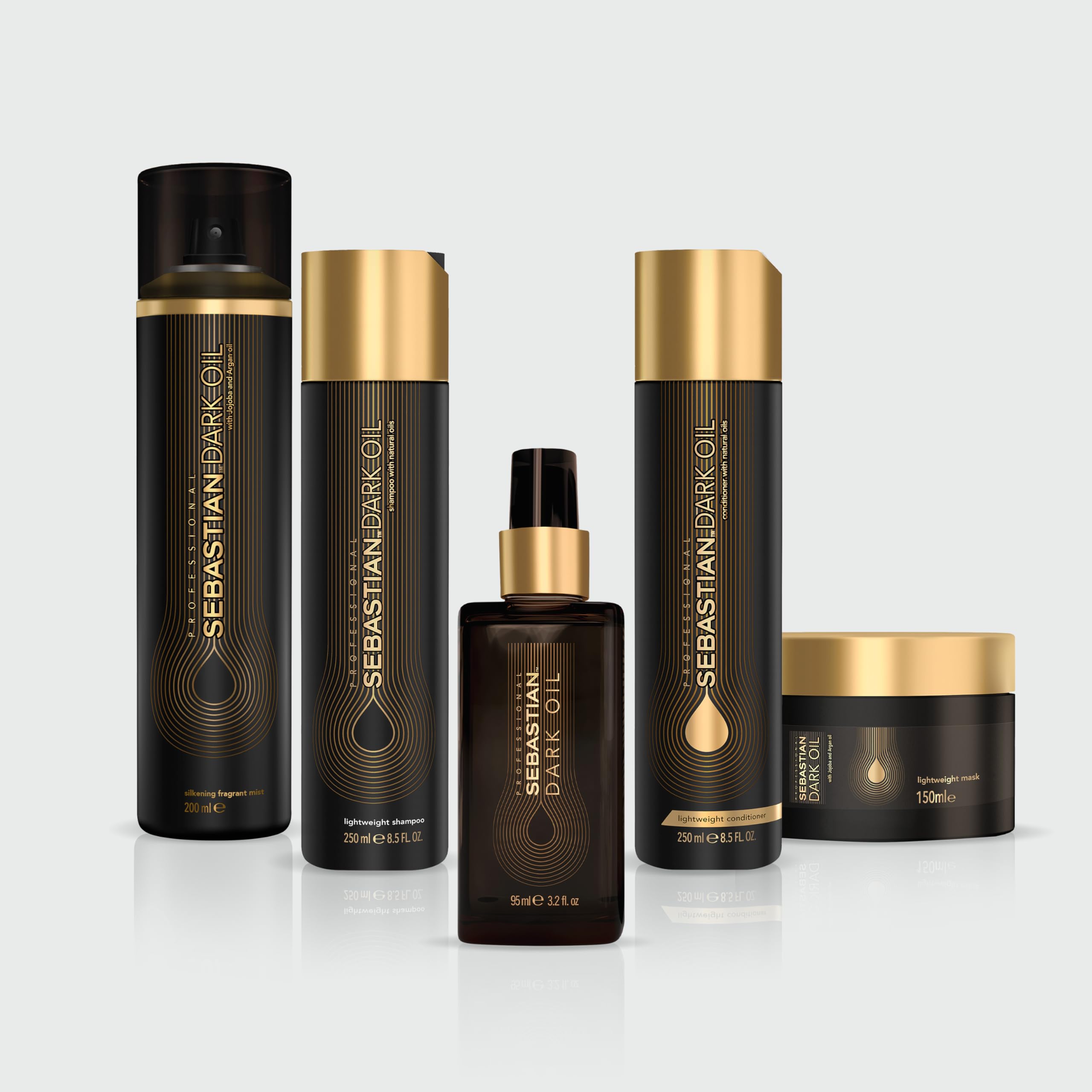 Sebastian Dark Oil: cabello húmedo recibiendo acondicionador ligero