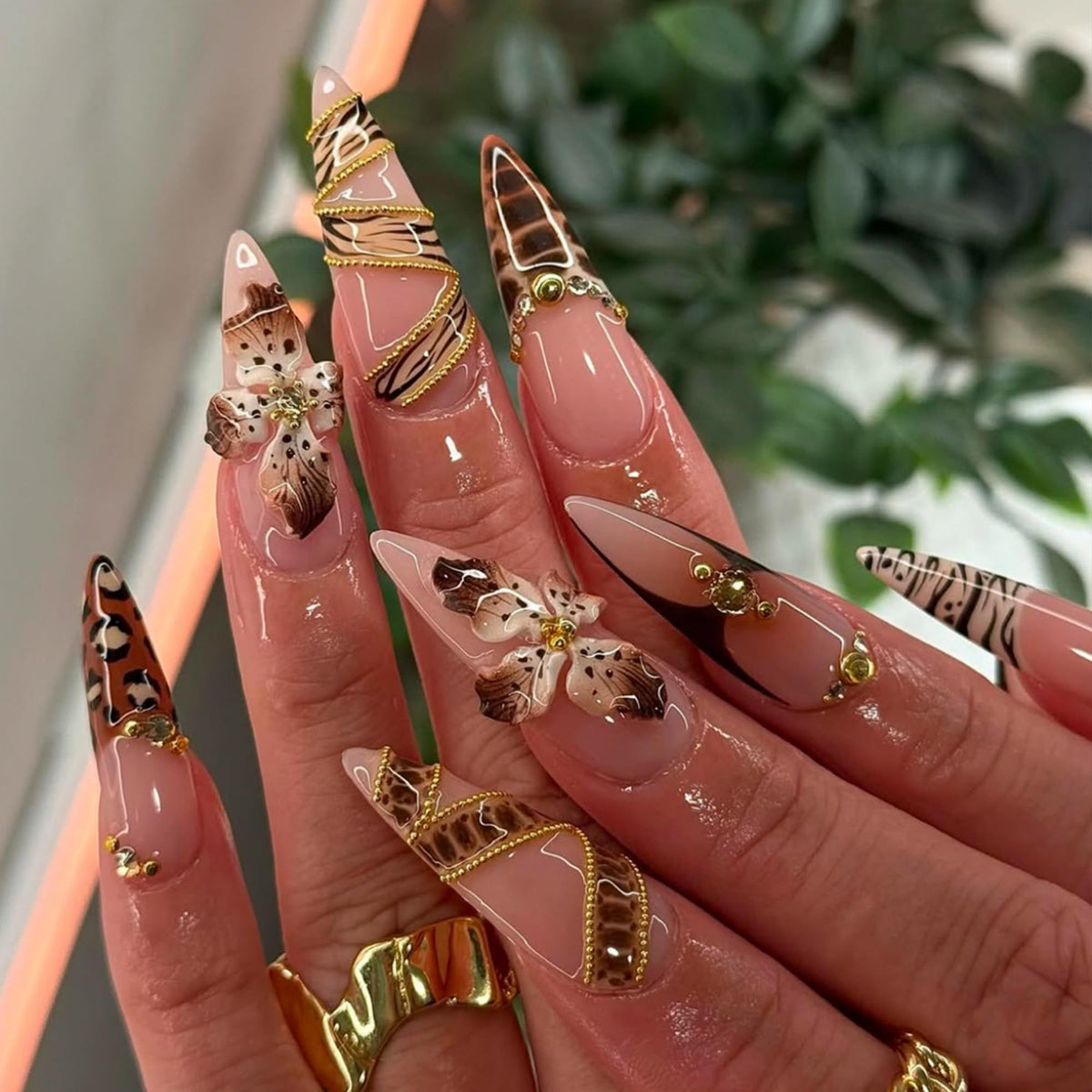SEENEEY uñas de almendra con flores marrón, diseño duradero para uso diario.