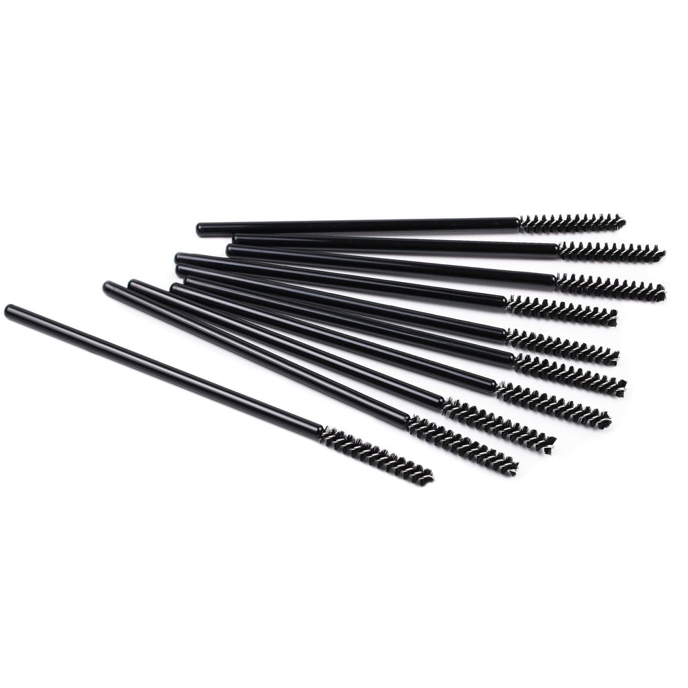 SenRocc spiral-design wand helps separate lashes and prevent clumps during makeup.
