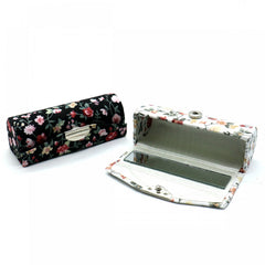 SenseYo travel cosmetic organizer with four lipsticks inside