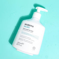 Sesderma SALISES foam on hand demonstrates gentle cleansing