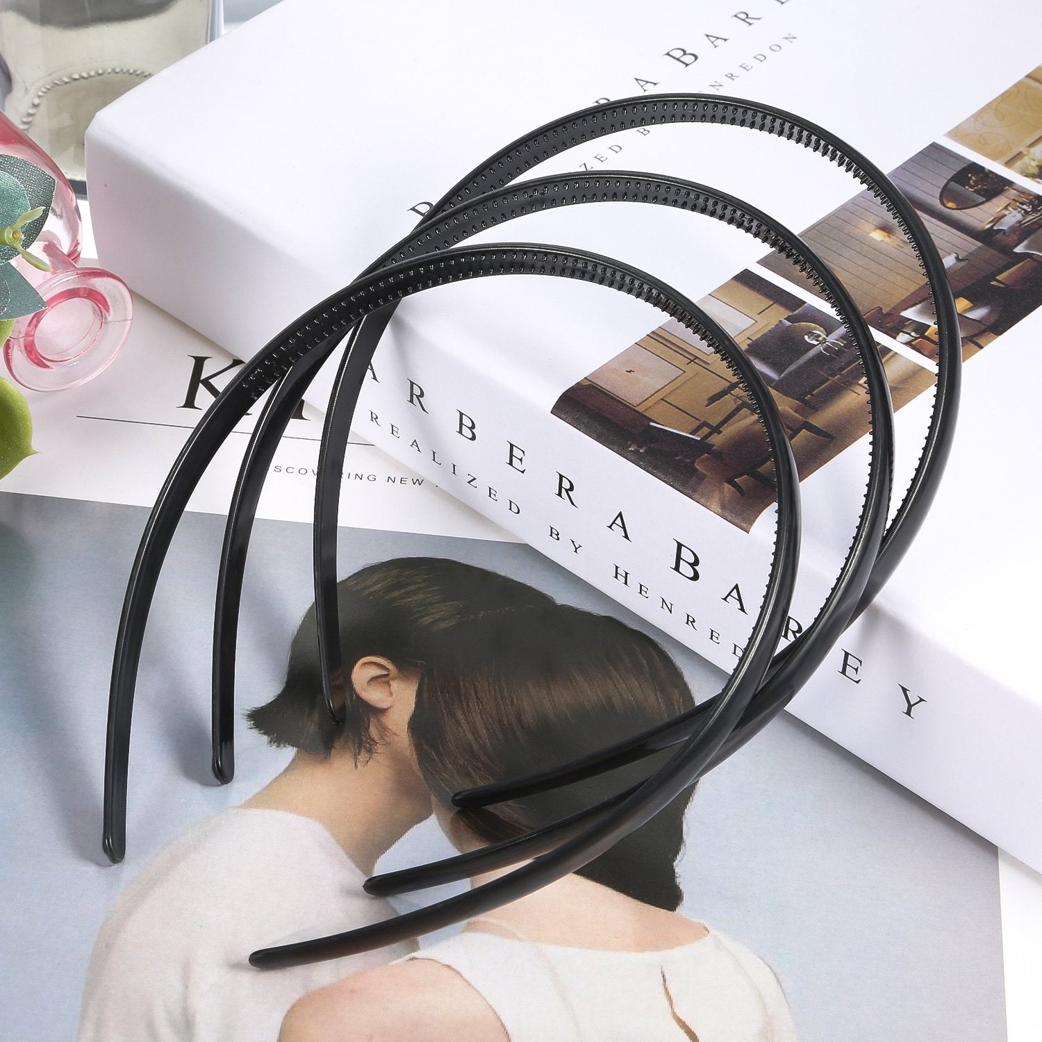 Shappy diadema plástica negra, ideal para fiestas o eventos.